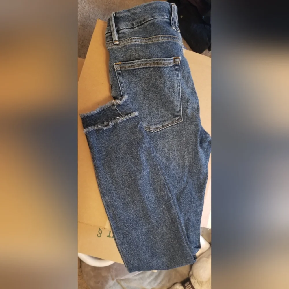 Good American Jeans - Picture 1 of 8